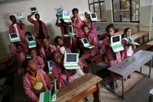 Elementary-school-children-in-Ethiopia-with-their-inexpensive-laptops